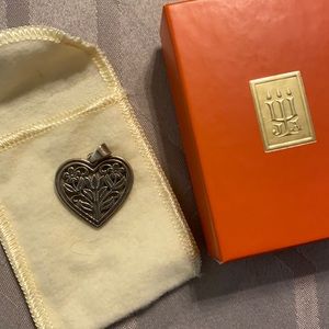 Retired James Avery heart flower vine pendant